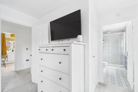 Bedroom 1 Ensuite