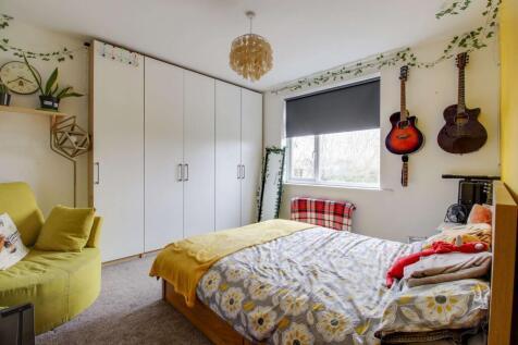 Bedroom 2 (Double)