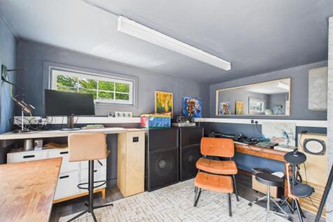Studio Home Office