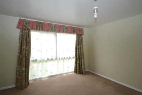 3299 - 44 Epping Green bed.JPG