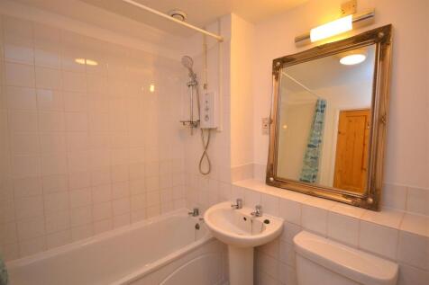 Bathroom.JPG