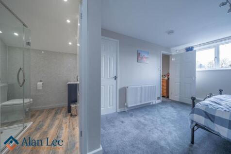 Bed One Ensuite