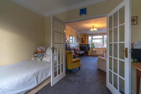 Dining/Bedroom 2
