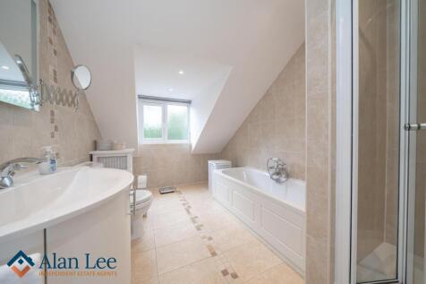 Bed One Ensuite