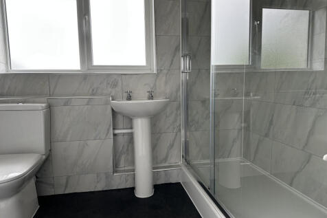 Bathroom.JPG