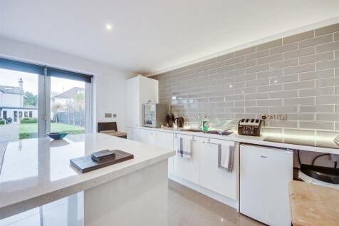 Summer House - Kitchen