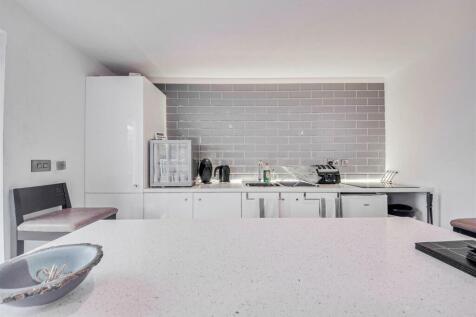Summer House - Kitchen
