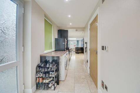 Kitchen / Reception