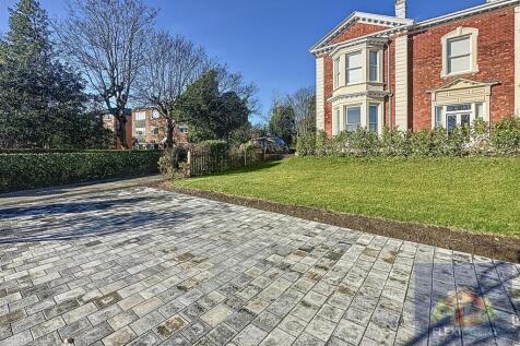 Parking &#43; Lawn