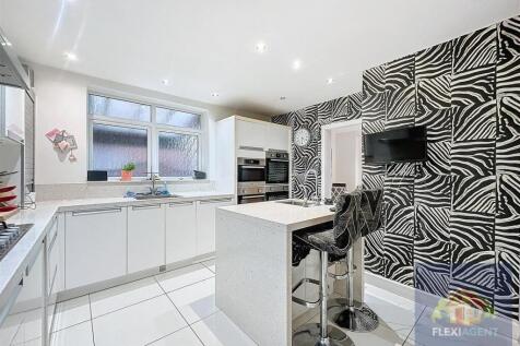 Private Living Kitchen