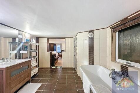 Private Living Bathroom