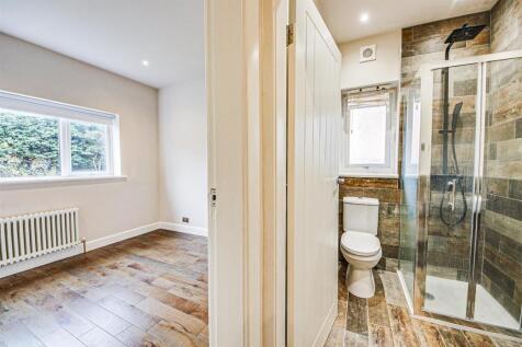 Bedroom/Shower Room