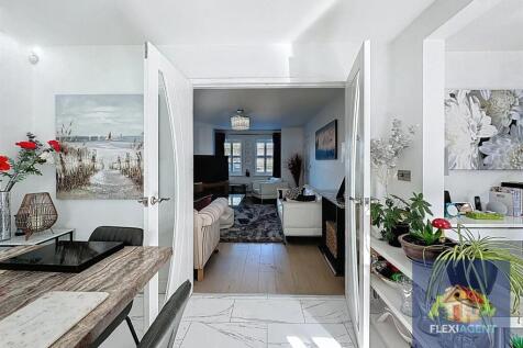 Lounge / Dining Room