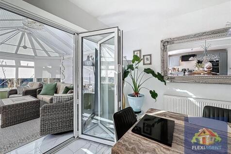 Dining Room / Sun Room