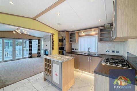 Kitchen / Lounge