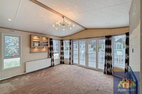 Kitchen / Lounge