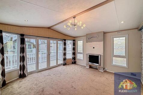 Kitchen / Lounge