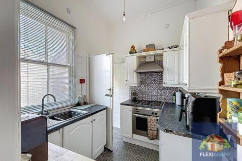 Flat 1 Kitchen