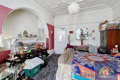 Flat 1 Bedrom
