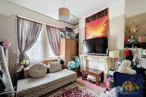 Flat 2 Bedroom