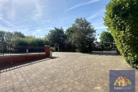 Landscaped Front Driveway
