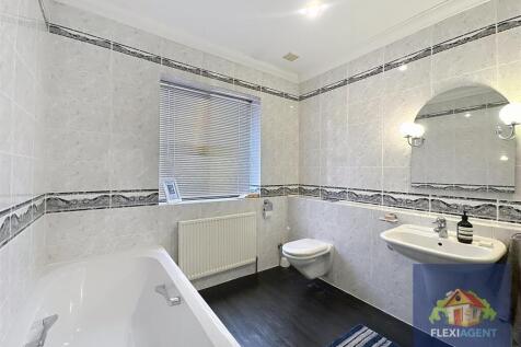 4 Piece Family Bathroom