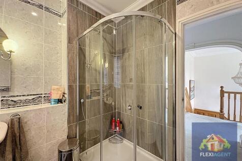 4 Piece Family Bathroom