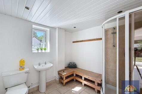 Change/Shower