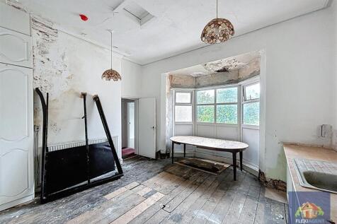 First Floor Reception