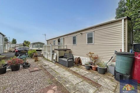 Side Garden/Driveway