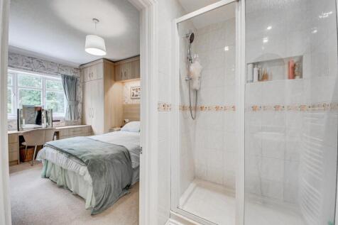 Bedroom / Ensuite