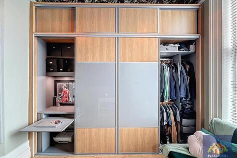 Bedroom/Dining Room/Office