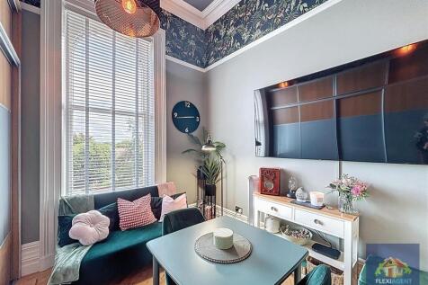 Bedroom/Dining Room/Office