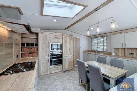 Kitchen/Living Area