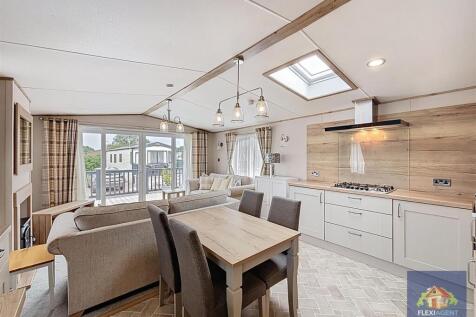 Kitchen/Living Area
