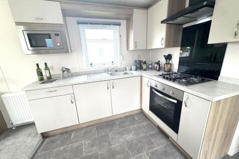 Kitchen/Living Area