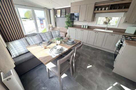 Kitchen/Living Area