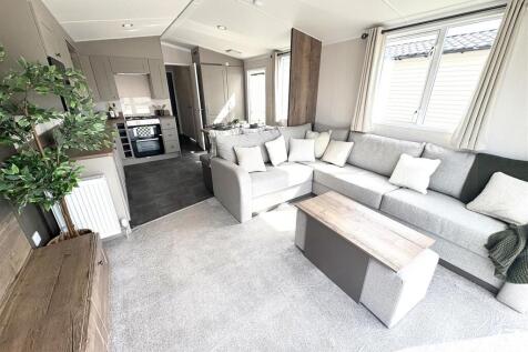 Kitchen/Living Area