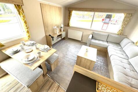 Kitchen/Living Area