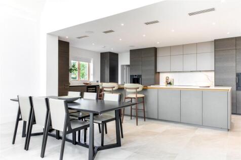 Dining/Kitchen