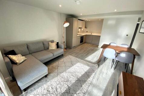 Living/Kitchen Area