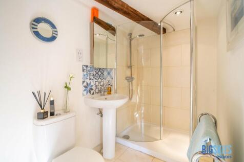 Principal En-suite Shower Room
