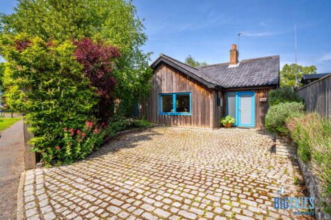 Exterior - driveway