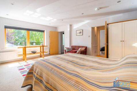 Principal Bedroom 