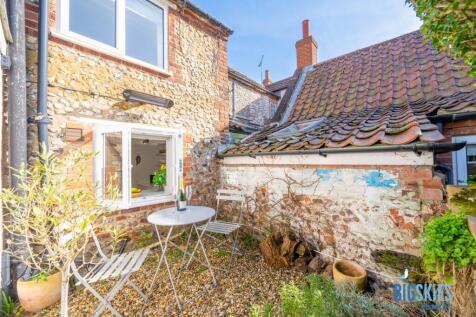 Rear Courtyard