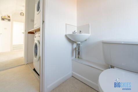 Utility Room &amp; Cloakroom WC