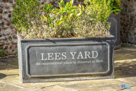 Lee&#39;s Yard
