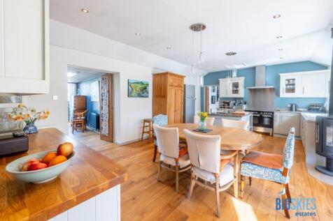 Kitchen and Dining 