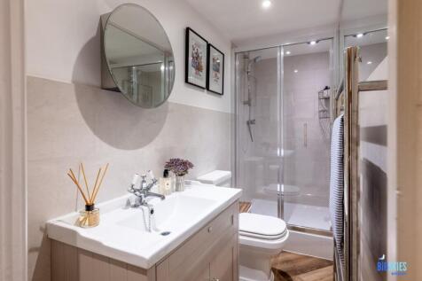Family Shower Room 