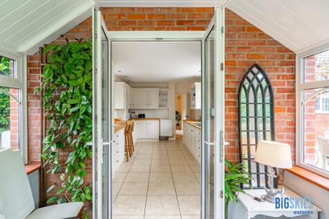 Conservatory into kitchen